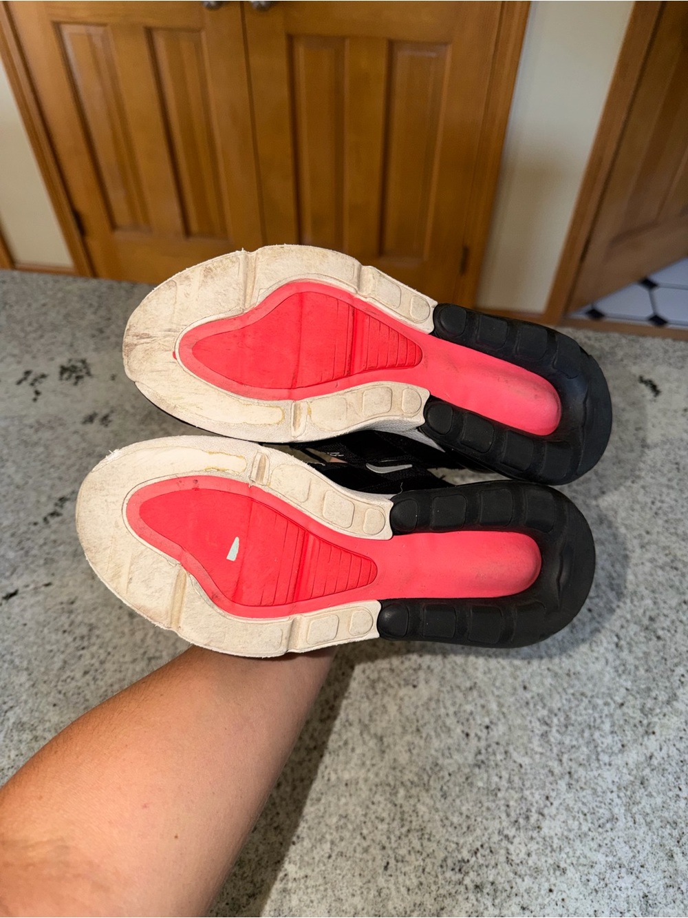 ✨ Nike Air Max 270 Black/White Sneakers | Youth 6.5Y / Women’s 8 | EUC - Picture 4 of 7